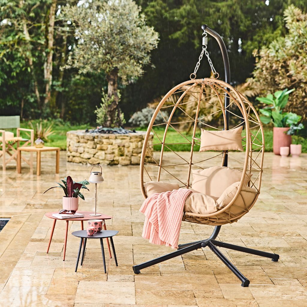 Fauteuil de jardin Œuf suspendu en résine tréssée beige - Zadar